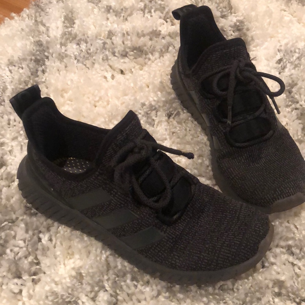 Adidas black sneakers men’s size 7.5
